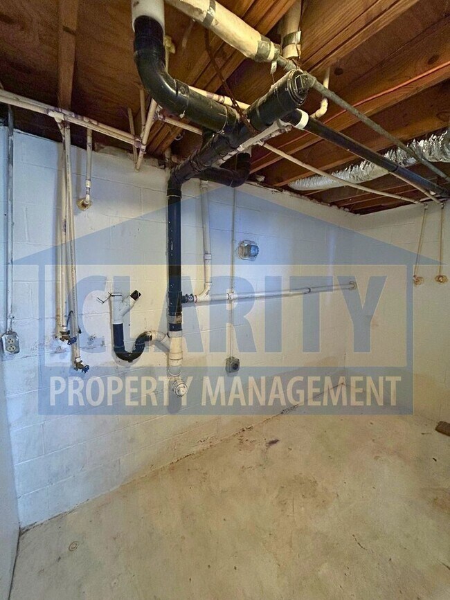 Building Photo - Super cute 3 bedroom house!!