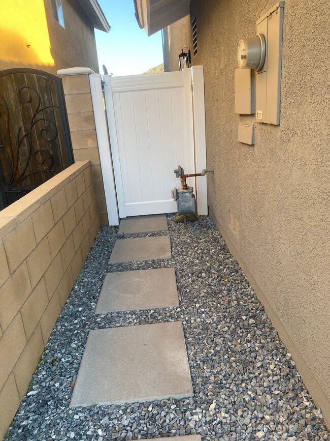 Building Photo - 11661 Belmonte Rd