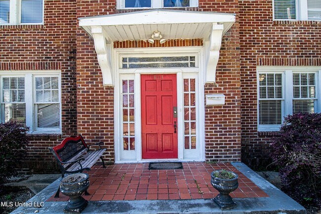 Building Photo - 803 N Congress St