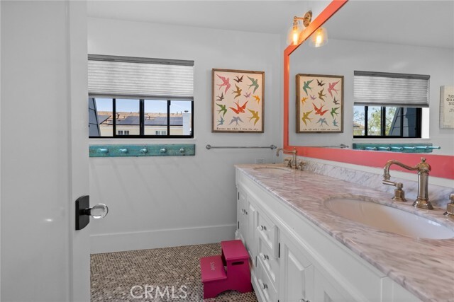 Building Photo - 1207 Mariners Dr