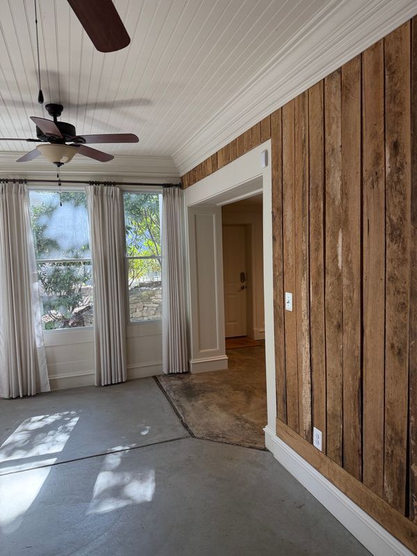 Building Photo - 312 Tschiffely Square Rd