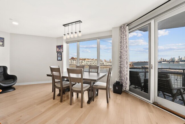 Building Photo - 600 Harbor Blvd