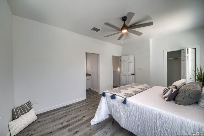 Building Photo - 2066 Dry Creek