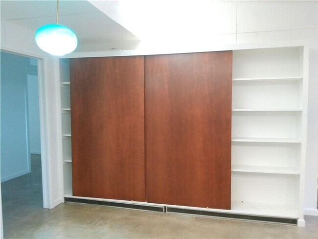 Building Photo - 219 Purl Pl