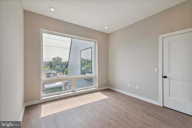 Building Photo - 308 W Chelten Ave