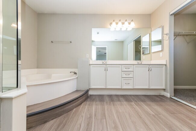 Building Photo - 3337 Epson St