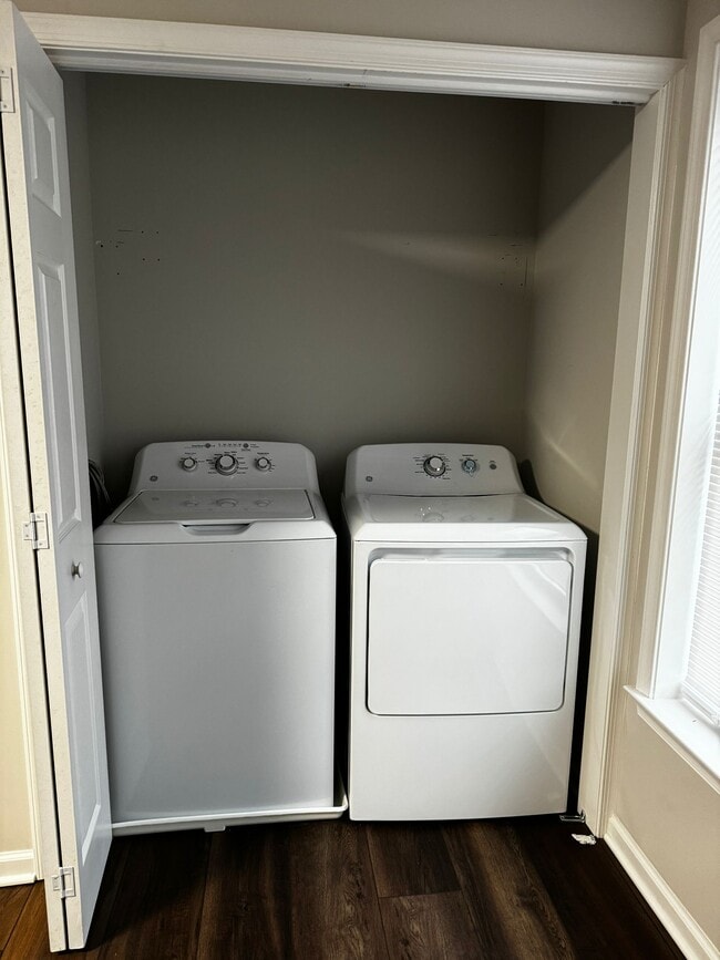 Building Photo - 1606 Clauser St