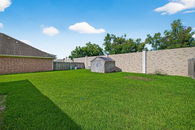 Building Photo - 4806 Sunshine Dr
