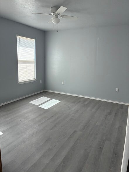 Building Photo - 2024 S Avenue I