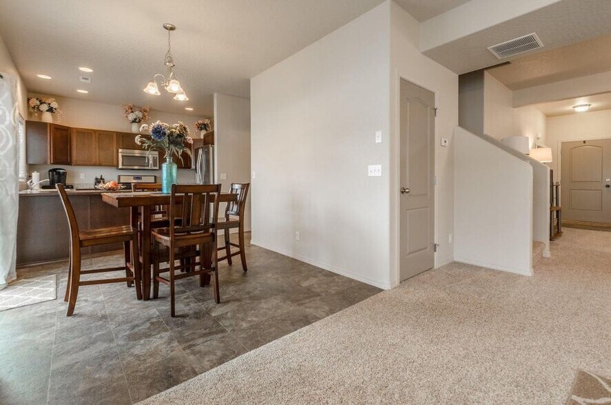 Building Photo - 4580 W Magrath Dr