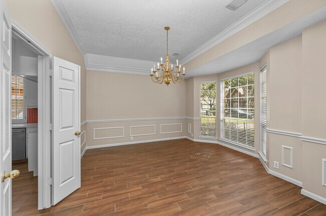 Building Photo - 1122 Wellshire Dr