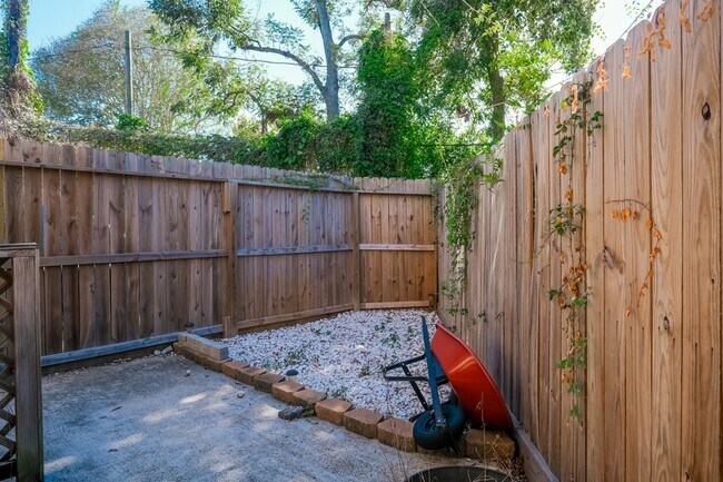 Building Photo - 2609 Link Rd