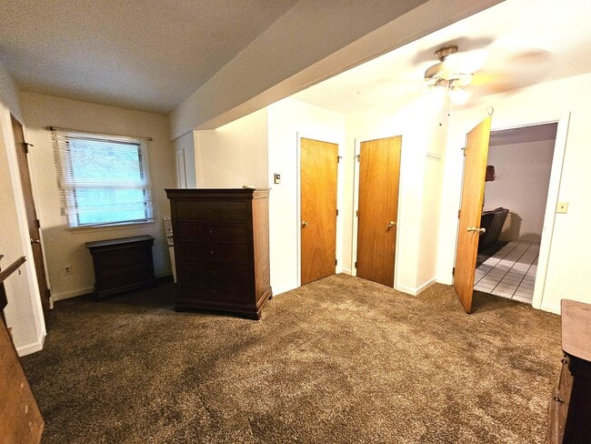 Building Photo - 7535 Carmen Ct