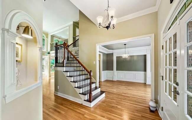 Building Photo - 732 Glass St NW