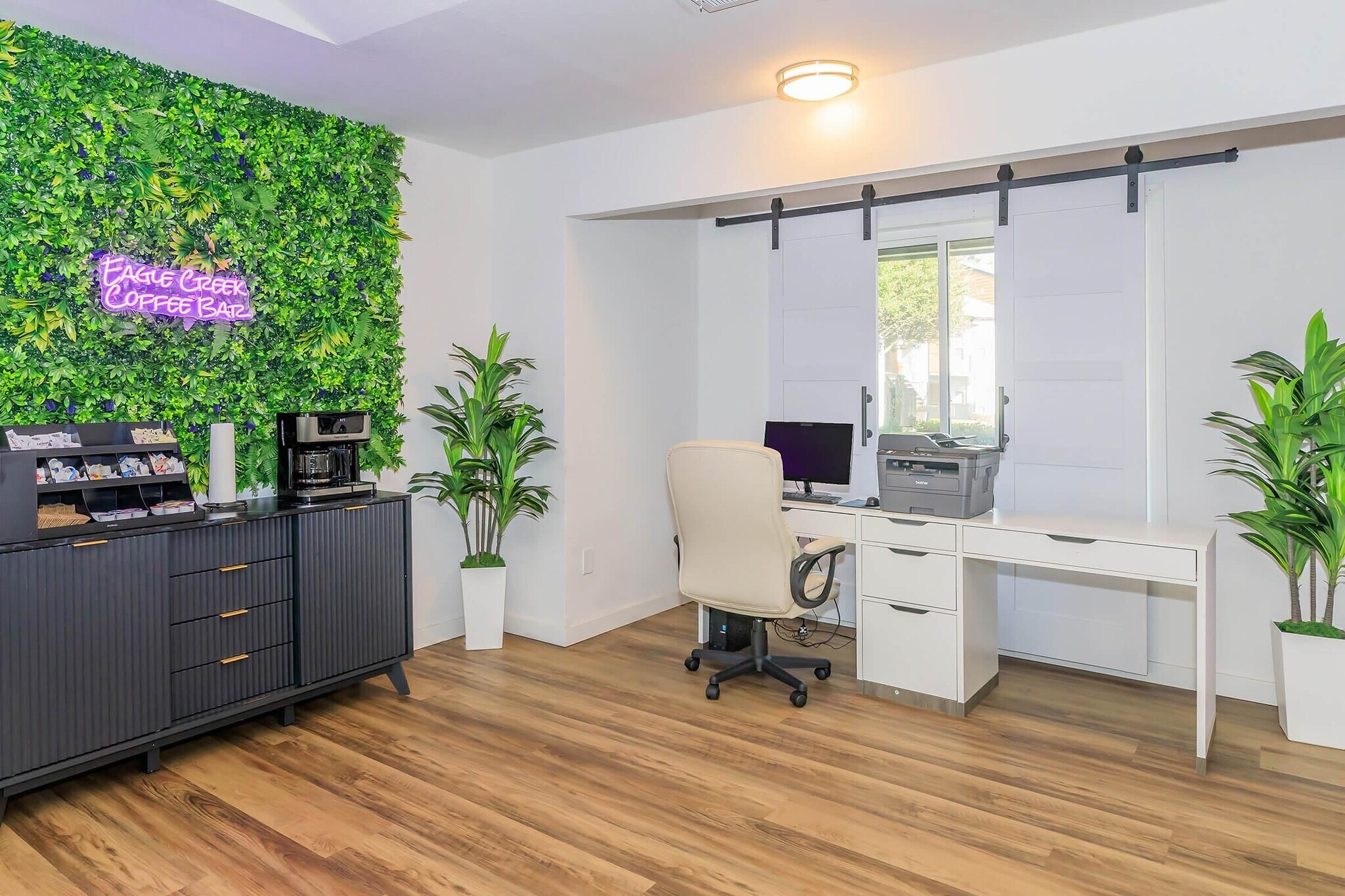 Building Photo - 1225 E Pleasant Run Rd