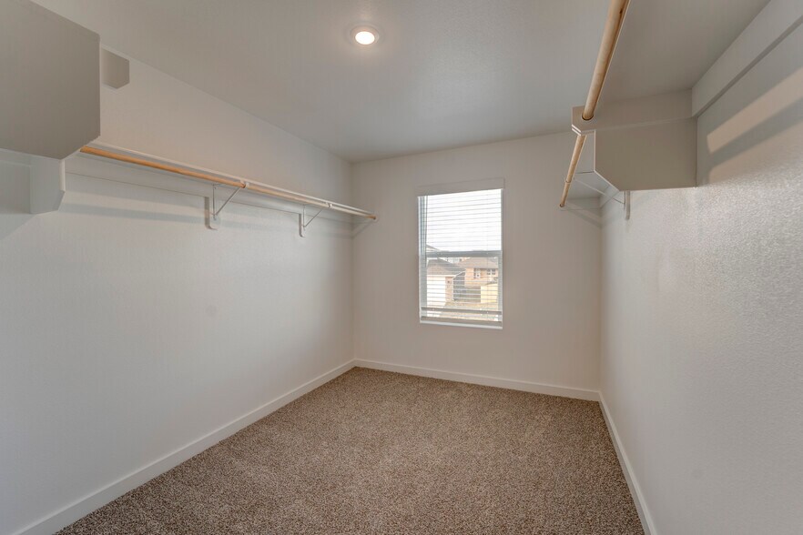 Building Photo - 139 S Maroon Ave