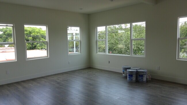 Building Photo - 4302 Normal Ave