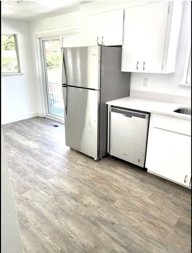 Building Photo - RES_CARMEL INSTITUTE LLC_1152