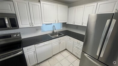 Building Photo - 8540 SW 133rd Avenue Rd
