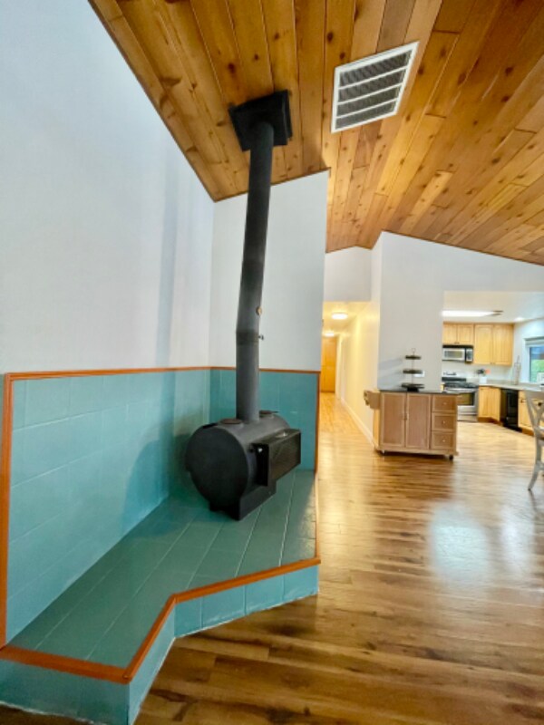 Building Photo - 3640 Elizabeth Way