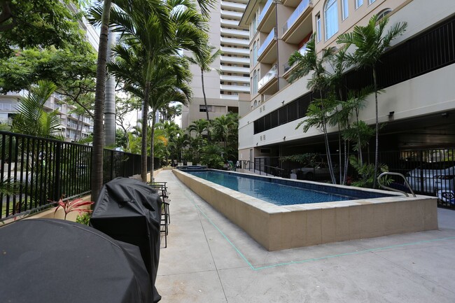 Building Photo - Loft at Waikiki - 2 Bdrm/2 Bath/2 Prkg - $...