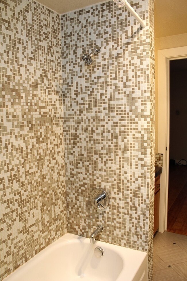 Building Photo - 1829 NW Lovejoy St