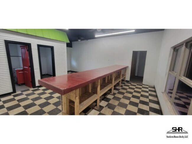 Building Photo - 451 S Old Corry Field Rd