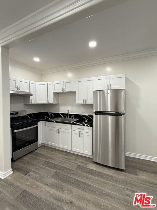 Building Photo - 5522 Sierra Vista Ave