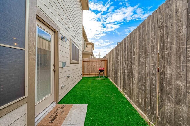 Building Photo - 3226 Longleaf Meadows Dr