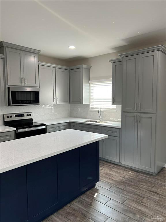 Building Photo - 20 Swallow Ave