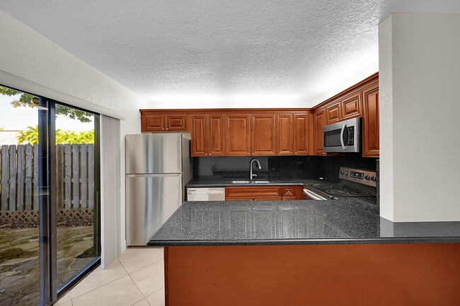 Building Photo - 128 Lake Arbor Dr