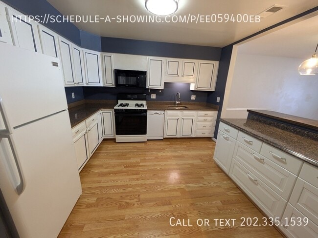 Building Photo - 3712B Steppes Ct