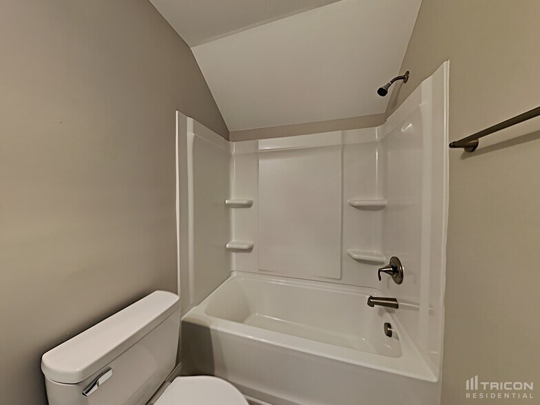 Building Photo - 4428 Redfern Pl