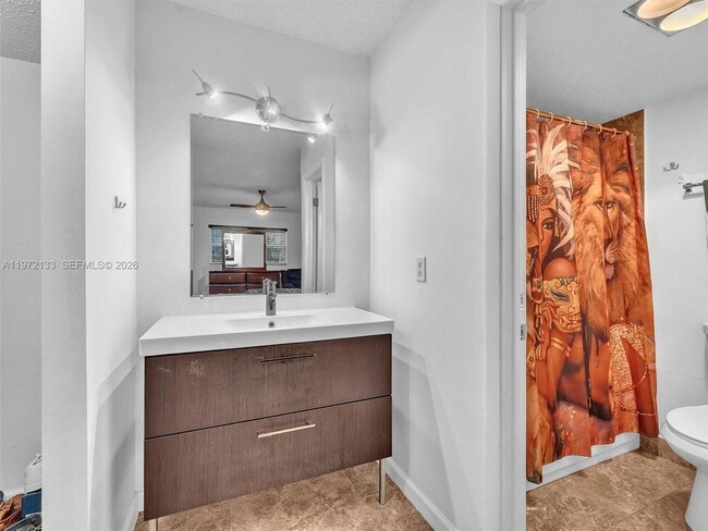 Building Photo - 6201 N Falls Cir Dr