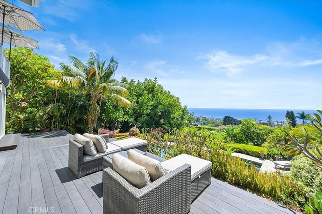 Building Photo - 875 Coast View Dr