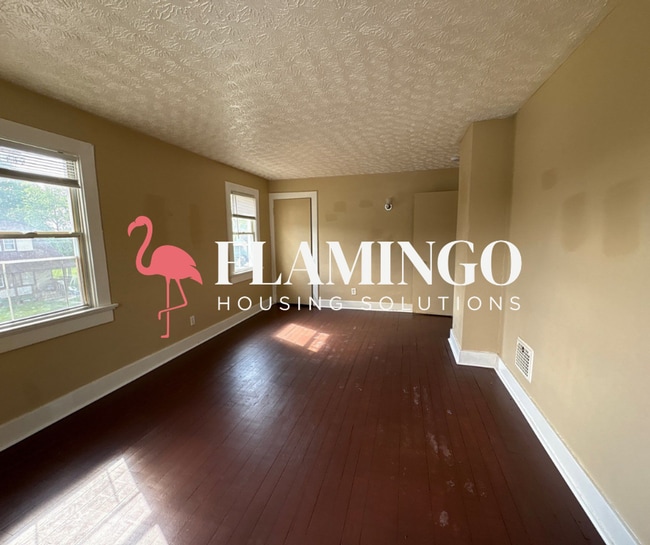 Building Photo - 725 Maplehurst Ave