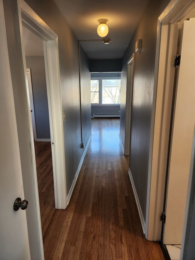 Building Photo - 1018 S 11th Ave