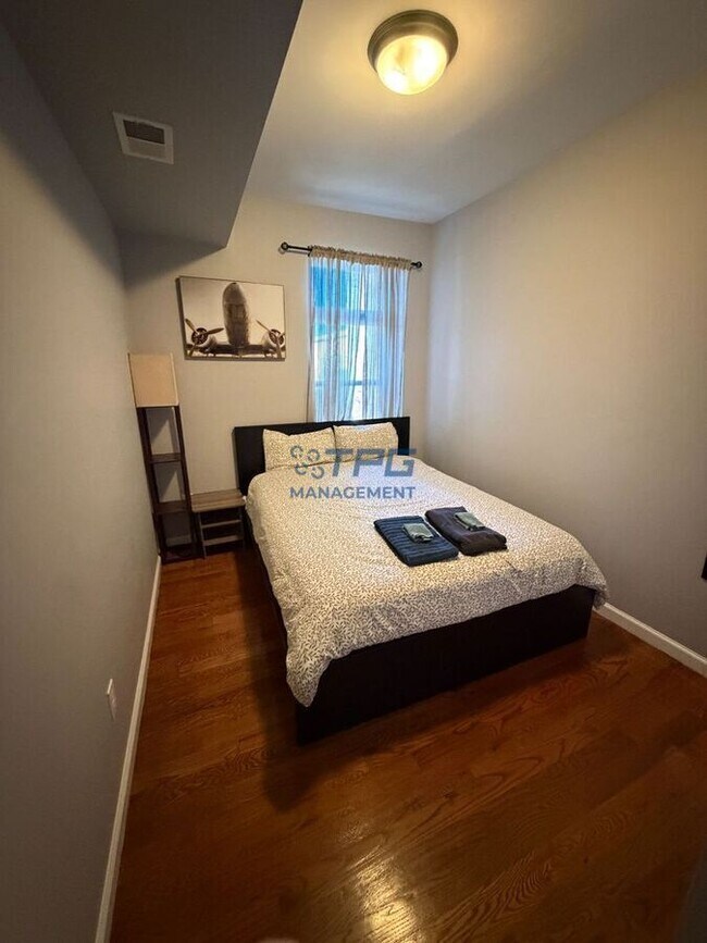 Building Photo - 142 Ripley Pl