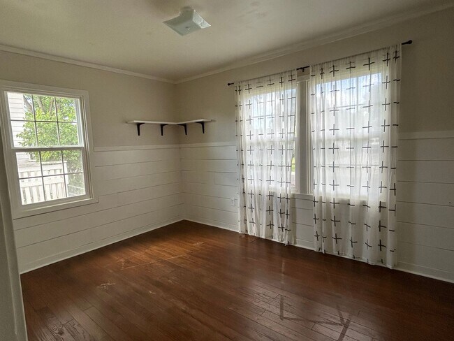 Building Photo - NEW LISTING In Desirable N. Richland Neigh...