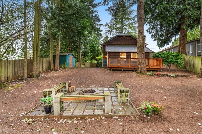 Building Photo - Charming 3 Bed / 1.75 Bath Craftsman-Style...