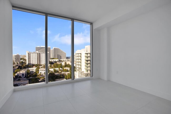 Building Photo - 153 N Seabreeze Blvd