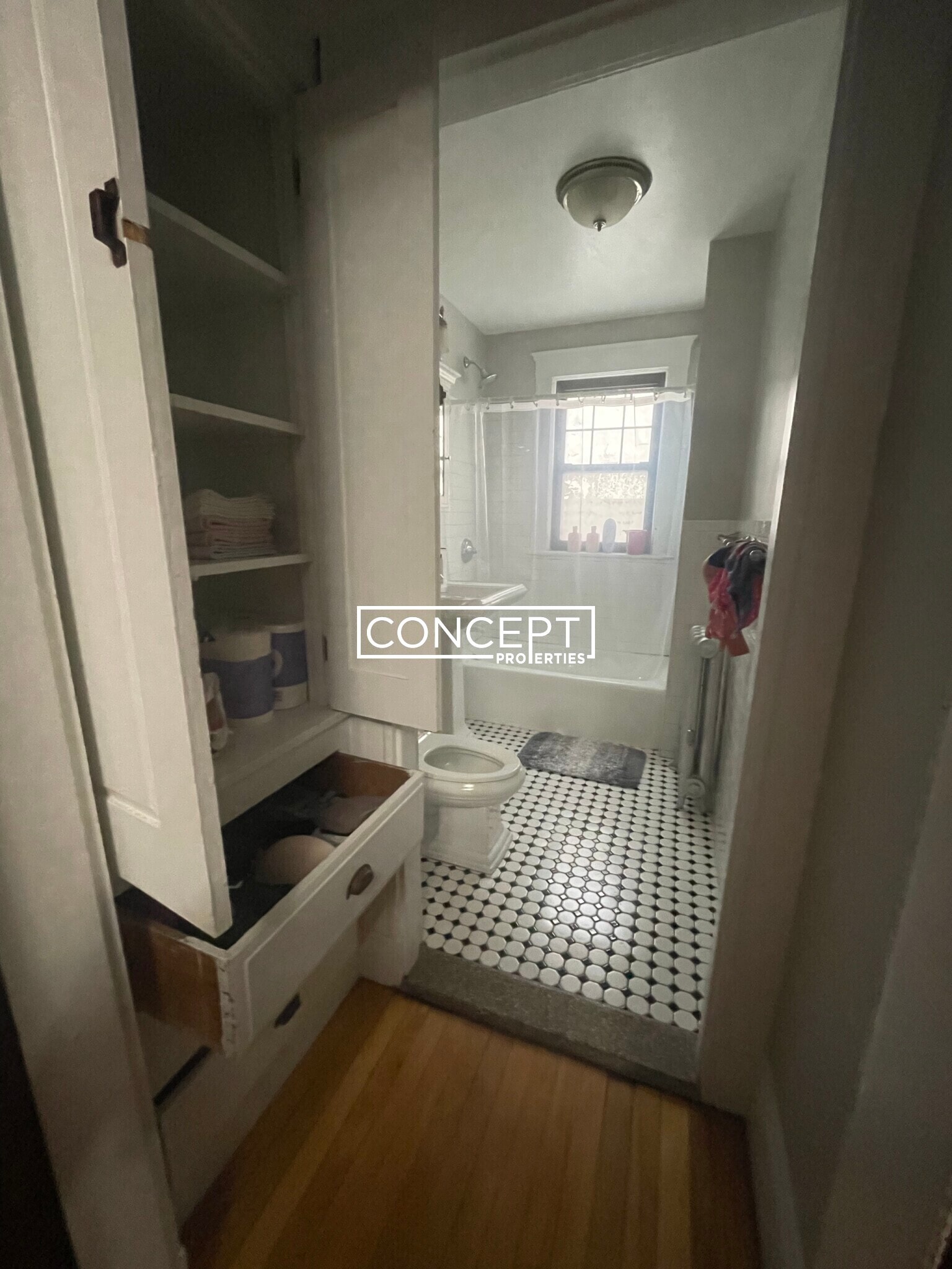 Building Photo - 13 Story St