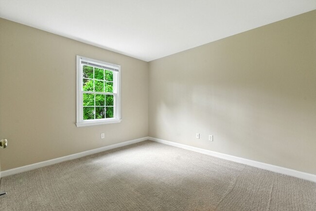 Building Photo - York County 4 BR Coventry House