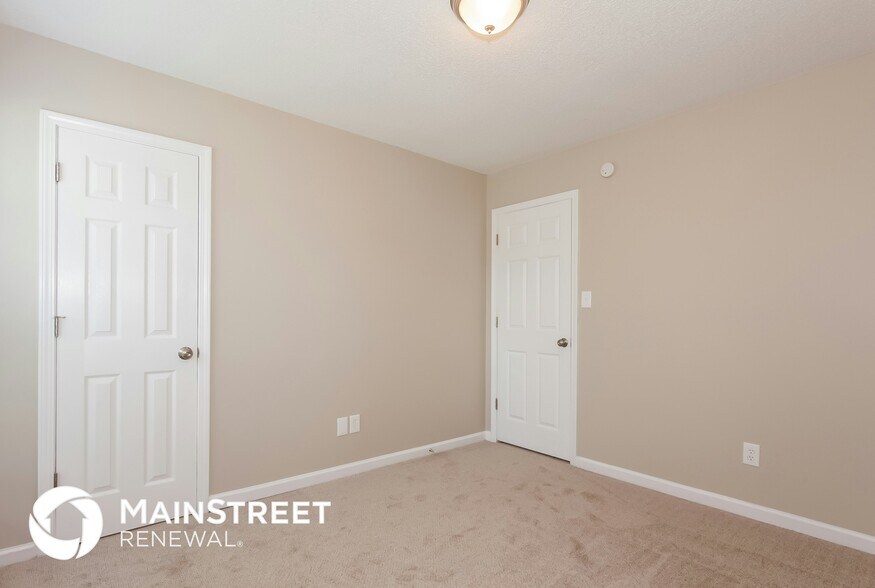 Building Photo - 7911 Vermilion Dr