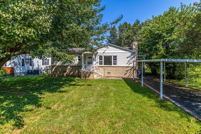 Building Photo - 2139 W Gilbert Ln