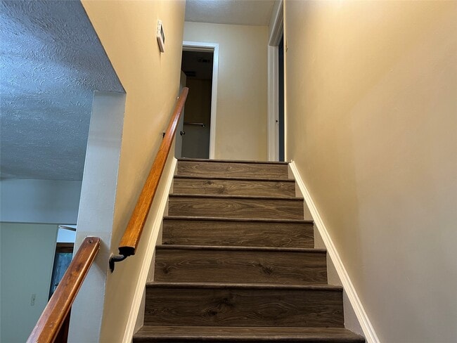 Building Photo - 11016 Meadow Rue St