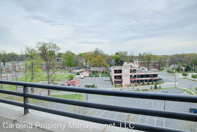 Building Photo - 2 br, 2.5 bath House - 1133 Metropolitan A...