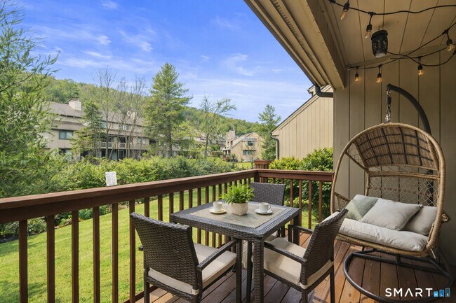 Building Photo - 9 Avon Ct