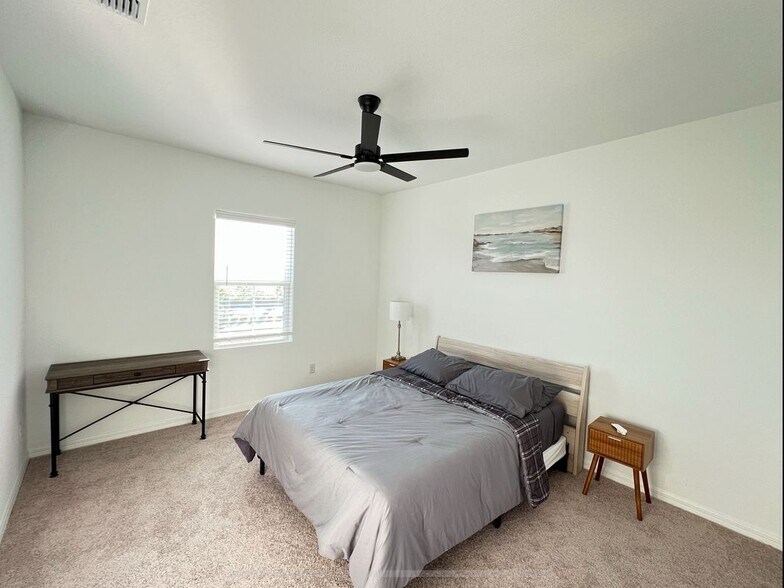 Building Photo - 2963 Embark Trl