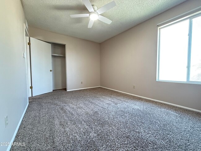 Building Photo - 2650 W Isabella Ave